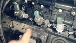Замена шкива коленвала и прокладки клапанной крышки BMW 520d с двигателем N47