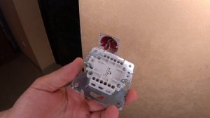 как поменять одноклавешный выключатель.Одноклавешный выключатель