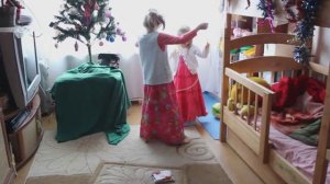 Как научить детей собирать игрушки