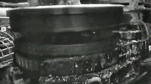 1979 год. Нижневартовск. Мошкара мешает работе буровиков на Самотлоре.