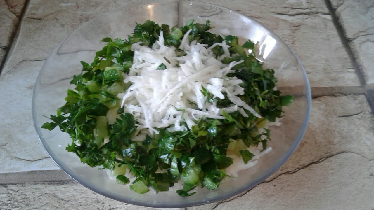 Салат из редьки и огурцов кулинарный рецепт .