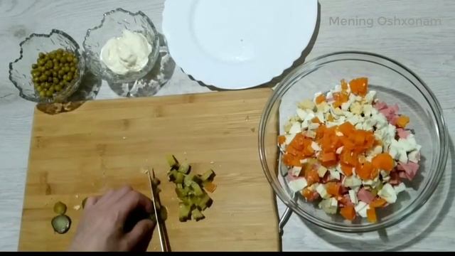 Как сделать салат оливье с колбасой