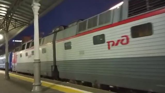 ЭП2Д-0099 ЦППК , ЧС7-027 с пассажирским поездом №001 «Беларусь» «Москва - Минск» на Белорусс. Вокза смотреть онлайн