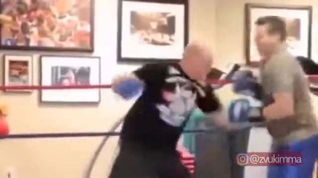 За сколько Дастин Порье продал майку Хабиба Нурмагамедов смотреть онлайн