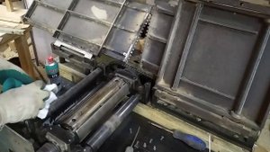 Опять испортил заготовки, провожу ТО, точу ножи фуганка, выставляю столы рейсмуса