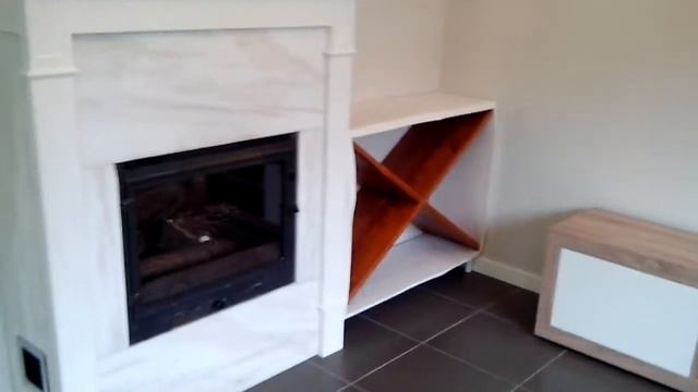 Облицовка камина деревом. Дровница возле камина. смотреть онлайн