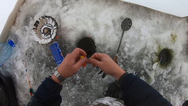 Зимняя рыбалка в минус 20 на озере Исетское смотреть онлайн