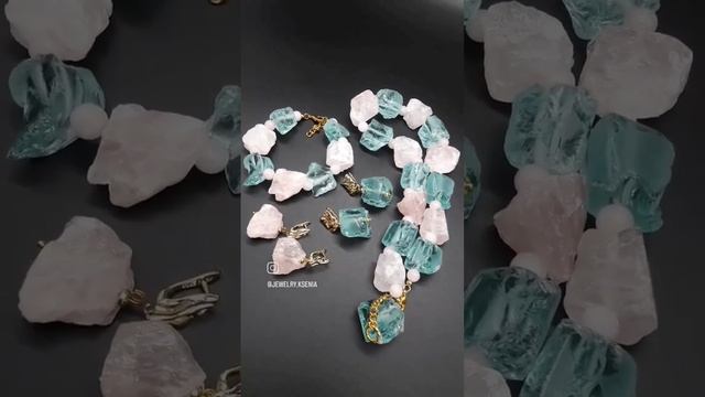Украшения из камней. Аквакварц, розовый кварц.