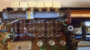 На шикарной магнитоле СССР экономили копейки -вот результат