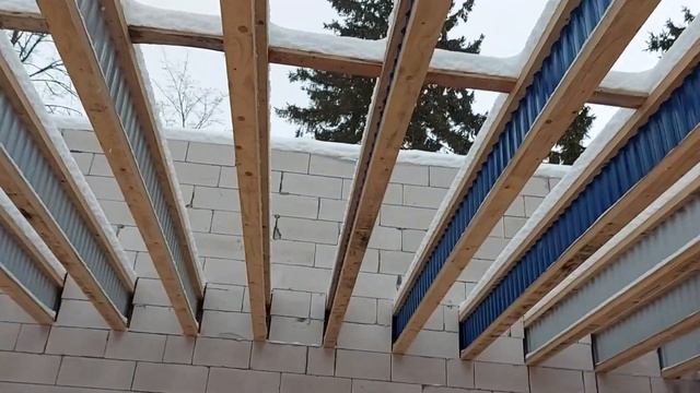 Стропильная система из готовых деревянных ферм. Подготовка и монтаж. Часть 1 смотреть онлайн