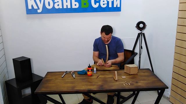 Изготовление робот пенал из картона. Вайли+ смотреть онлайн