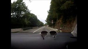 Дорога по серпантину в сочи.