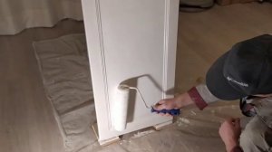 Как перекрасить мебель краской в другой цвет обновив её вид своими руками - снято на видео