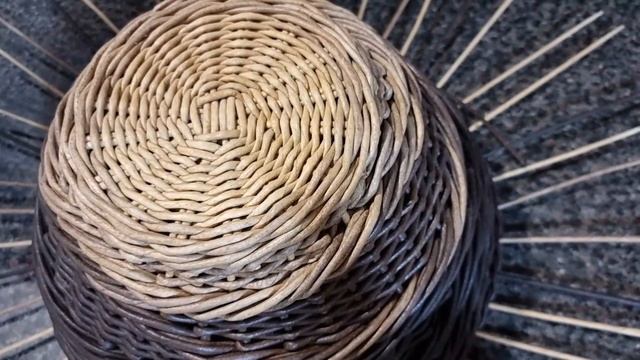 плетеный поднос для хлебницы . как сплести цветок сакуры, розга из 5 трубочек