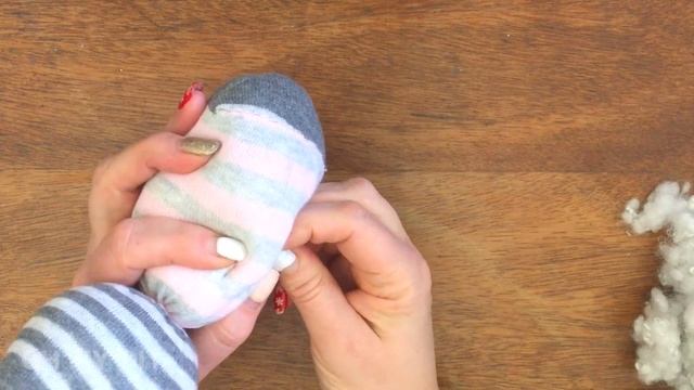 Sock Cat DIY | It is very easy to sew / Cute toy from a sock смотреть онлайн