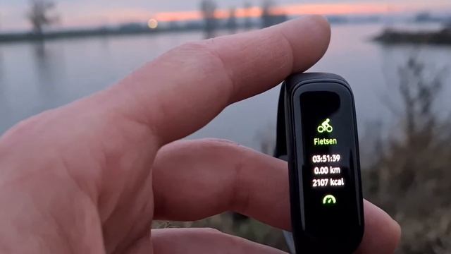Samsung Galaxy Fit 2 In-Depth TEST Review [vs Garmin] смотреть онлайн