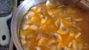 Кулинарный рецепт Нежный Сырно Рыбный суп с форелью брокколи и грибами