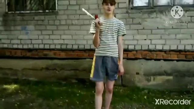 Учу крутить меч ?