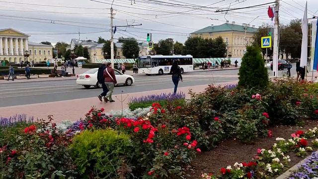Кострома вечером. Набережная и Сусанинская площадь. Собака Бобка. Богоявленско-Анастасиин монастырь