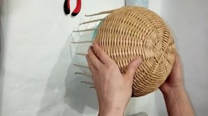 Кашпо из бумажных трубочек. Плетение из бумажной лозы.