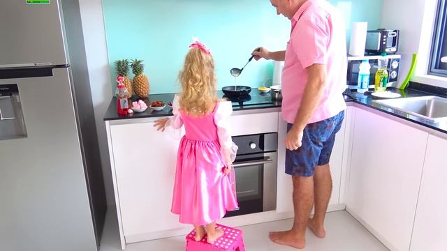 Milusik and papa Cooking Breakfast for Mama смотреть онлайн