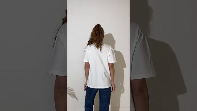 Крутая женская футболка с ярким принтом #футболкаспринтом смотреть онлайн