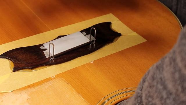 Bridge glue on Gibson J-200 смотреть онлайн