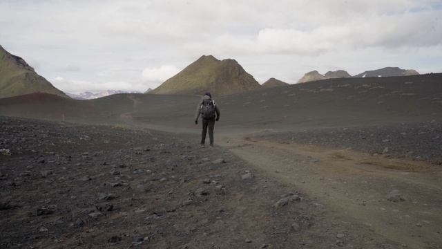 Solo Hiking the Laugavegur trail in Iceland смотреть онлайн