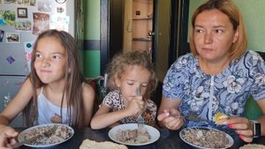 Мукбанг, завтракаем и едем в деревню к ненейке.