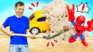 Человек Паук и машина утонувшая в песке! Видео про машинки для мальчиков