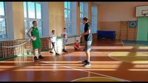 Обучение элементам баскетбола.Совершенствование техники ведения мяча на месте