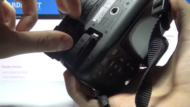 How to Pull Out Battery on Canon EOS Rebel DSLR - Eject Canon Battery to Charge Charge Camera смотреть онлайн