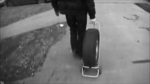 Тележка для перевозки колеса