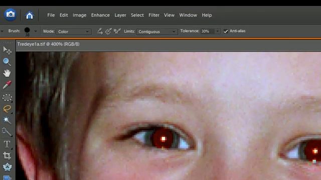 Remove Red Eye using Photoshop Elements 6.0 смотреть онлайн