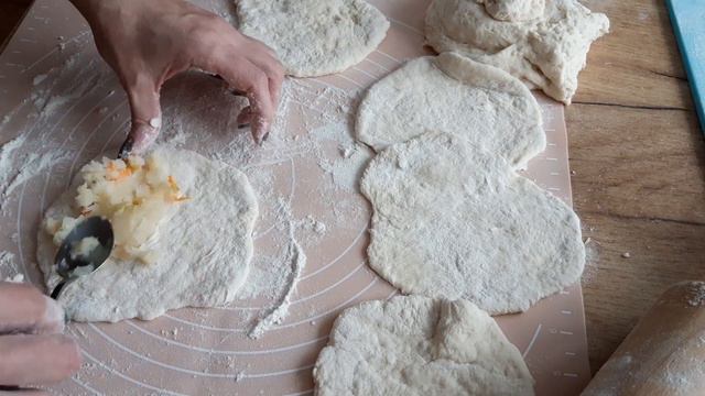 ПИРІЖКИ НА КЕФІРІ/ШВИДКИЙ РЕЦЕПТ смотреть онлайн