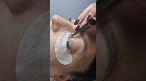 процесс наращивания ресниц