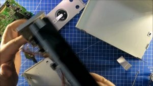 Разбираем старый CD-ROM на детали