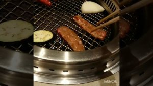 Обзор ресторана, Якинику, в Японии.