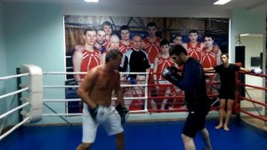 Городец тренировка по боксу.. Мурад Халидов професиональный боксер России!!!