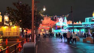 Christmas at Cars Land | Disneyland California Adventure