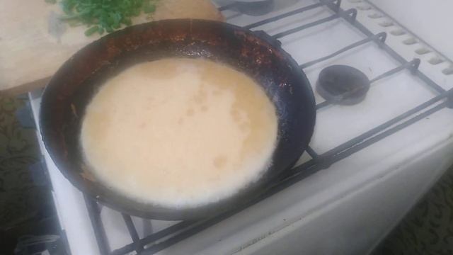 ЛАЙФХАК. . ПРИГОТОВИЛА ЯИЧНИЦУ С ЗЕЛЕНЫМ ЛУКОМ смотреть онлайн