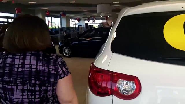 2012 Chevy Traverse video walk-around at Apple Chevrolet. смотреть онлайн