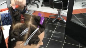 Выполнение прикорневой химической завивки
