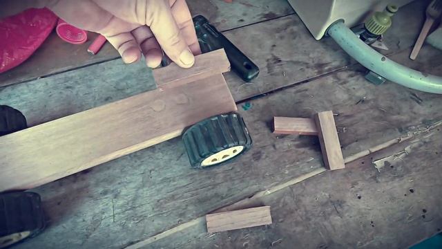 Делаем сами. Деревянный Самокат-Балансир, Машинка. Поделки на карантине. смотреть онлайн