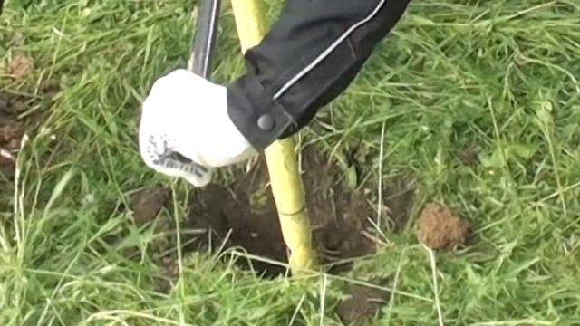 Ручной бур РБИ-5. Скорость бурения. 5 лет безупречной работы. смотреть онлайн