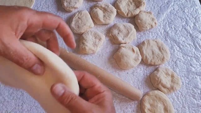 ЛЕПЕШКА С КАРТОФЕЛЕМ//ОЧЕНЬ ВКУСНЫЕ ЛЕПЕШКИ/ смотреть онлайн