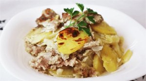 Свинина запеченная с картофелем в духовке