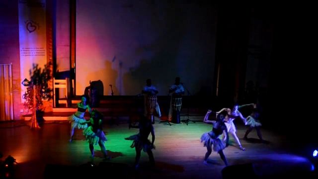 Maculelê - Capoeira na mata - Oficina da capoeira смотреть онлайн