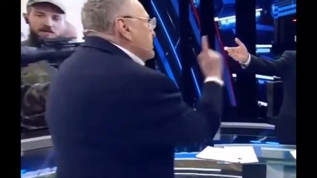 РАМЗАН КАДЫРОВ ПОТРЕБОВАЛ ИЗВИНЕНИЙ ОТ ВЛАДИМИРА ЖИРИНОВСКОГОЖИРИНОВСКИЙ ВЛЕЗ КУДА НЕ СТОИТО