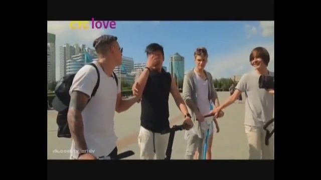 Никита держит Владькин, Один день с Mband 1, фрагмент смотреть онлайн